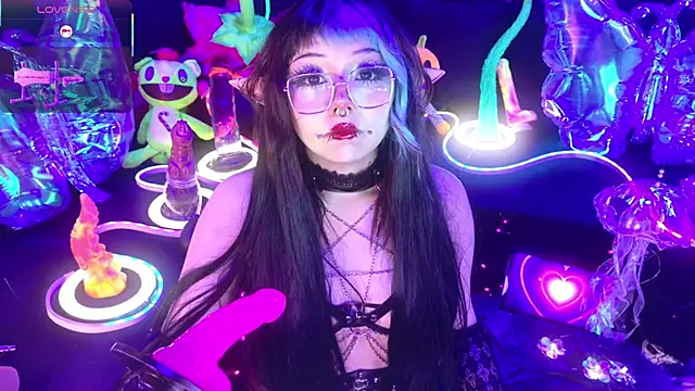 LaytonBox online show from February 20, 2:39 pm