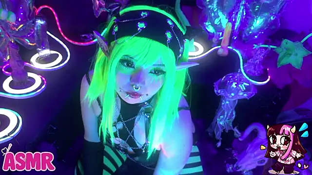 LaytonBox online show from March 26, 1:28 pm