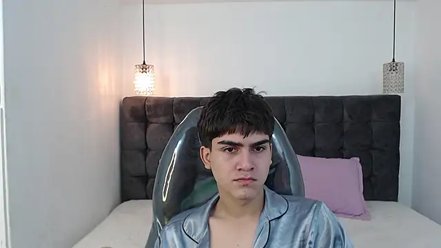 Tommy18   online show from January 9, 1:35 pm