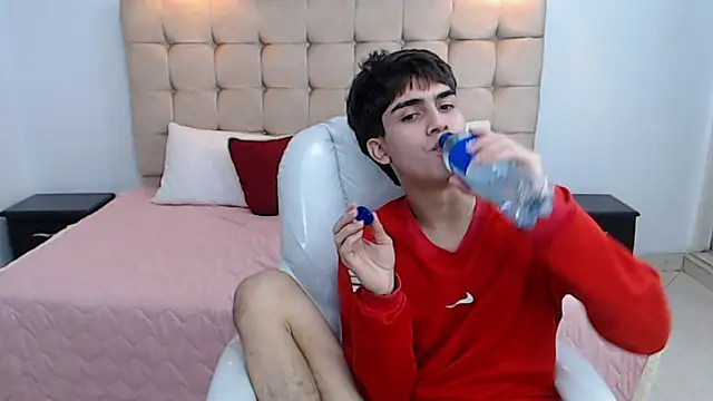 Tommy18   online show from January 15, 12:15 pm