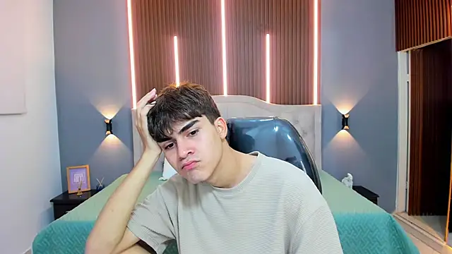 Tommy18   online show from September 10, 3:17 am