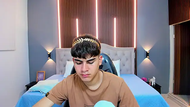 Tommy18   online show from October 28, 3:32 am