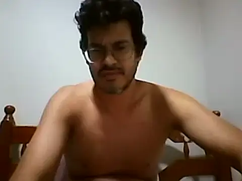 Snapshot of AgneloFly chatting on January 9, 3:15 am AgneloFly online show from January 9, 3:15 am