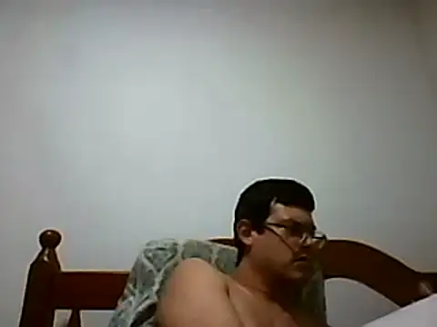Snapshot of AgneloFly chatting on February 12, 1:09 am AgneloFly online show from February 12, 1:09 am