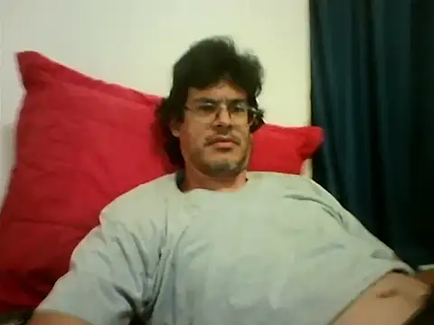 Snapshot of AgneloFly chatting on April 23, 1:40 am AgneloFly online show from April 23, 1:40 am