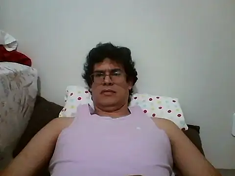 Snapshot of AgneloFly chatting on May 5, 3:03 am AgneloFly online show from May 5, 3:03 am