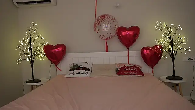 AnnaElys online show from February 19, 12:35 am