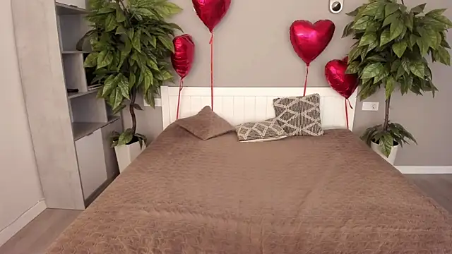 AnnaElys online show from February 20, 9:20 pm