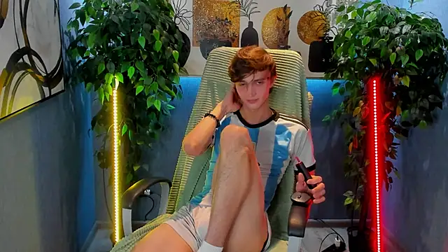 John Weasley online show from December 19, 12:56 pm