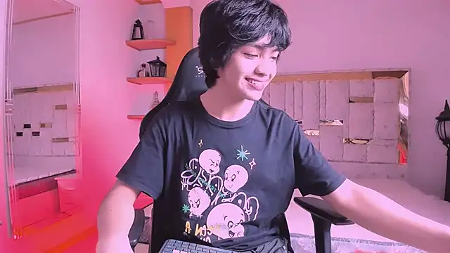 AllanYong18 online show from February 28, 5:04 am