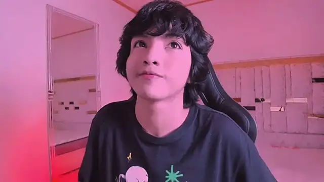 AllanYong18 online show from March 15, 10:24 am