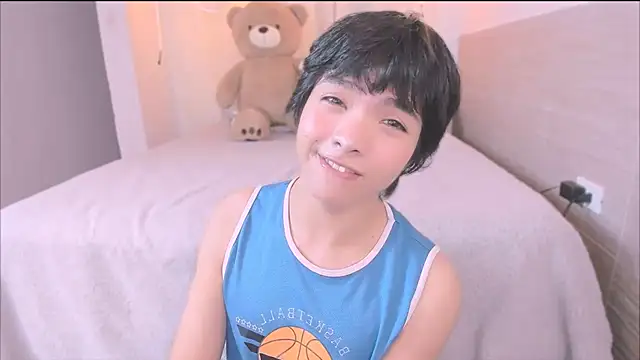 AllanYong18 online show from September 14, 10:58 am