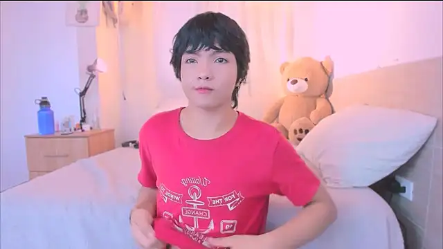 AllanYong18 online show from October 5, 1:53 pm