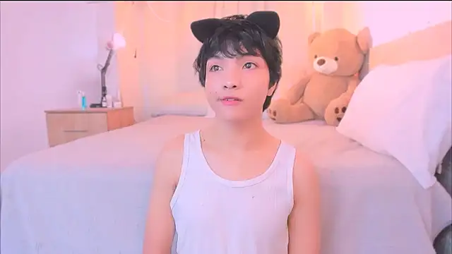 AllanYong18 online show from October 27, 2:43 pm