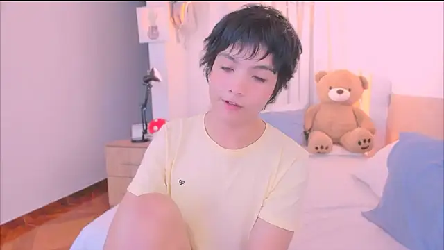 AllanYong18 online show from January 14, 5:57 am