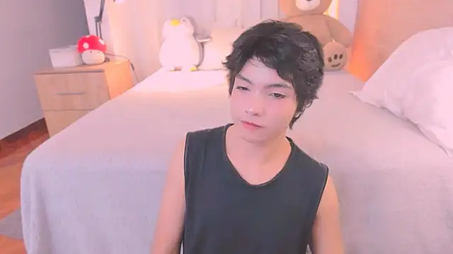 AllanYong18 online show from February 17, 8:00 am