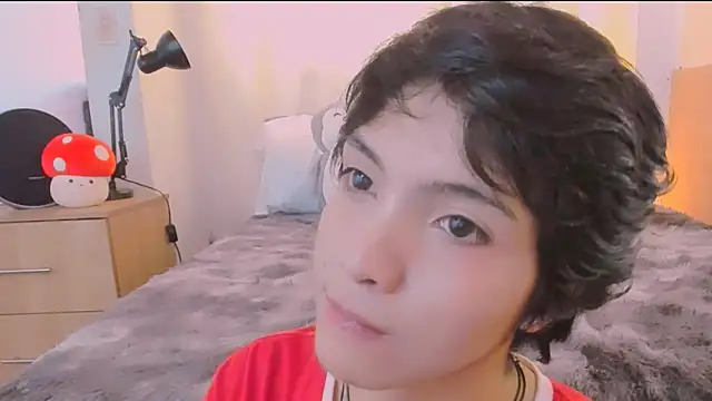 AllanYong18 online show from March 22, 8:23 pm