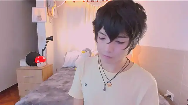 AllanYong18 online show from March 24, 9:47 am