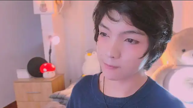 AllanYong18 online show from March 28, 11:32 am