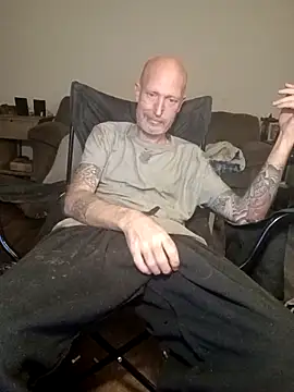 Snapshot of filthymind619 chatting on November 18, 2:10 pm filthymind619 online show from November 18, 2:10 pm