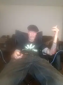 Snapshot of filthymind619 chatting on November 25, 1:05 am filthymind619 online show from November 25, 1:05 am