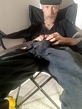 Snapshot of filthymind619 chatting on November 29, 10:46 pm filthymind619 online show from November 29, 10:46 pm