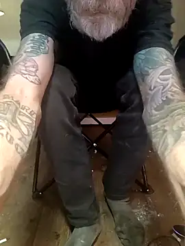 Snapshot of filthymind619 chatting on February 5, 6:51 am filthymind619 online show from February 5, 6:51 am