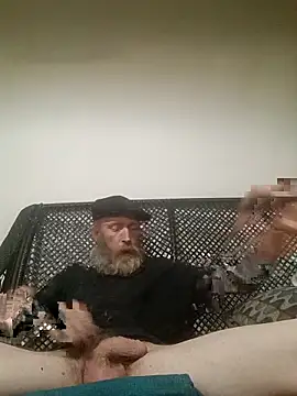 Snapshot of filthymind619 chatting on March 24, 3:55 am filthymind619 online show from March 24, 3:55 am