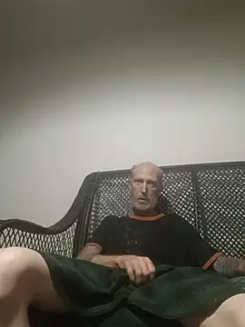 Snapshot of filthymind619 chatting on May 17, 10:17 pm filthymind619 online show from May 17, 10:17 pm