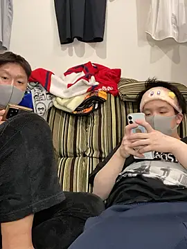 K0718 online show from March 1, 1:57 pm