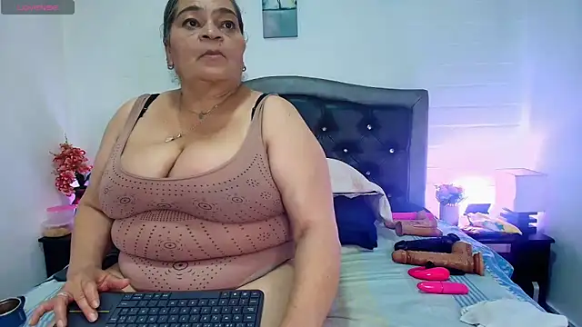 VickyBoobss online show from May 12, 7:22 pm