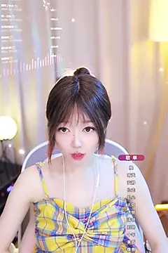 Snapshot of Zoe-99 chatting on January 19, 1:55 pm Zoe-99 online show from January 19, 1:55 pm