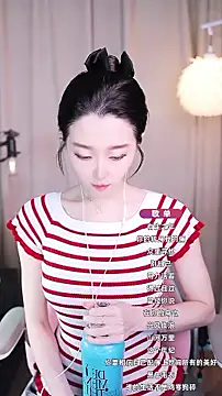 Snapshot of Zoe-99 chatting on October 11, 2:15 pm Zoe-99 online show from October 11, 2:15 pm