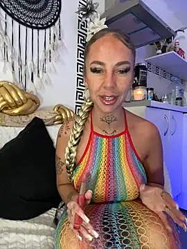 CheekyChels online show from March 14, 3:03 pm