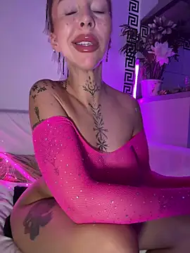 CheekyChels online show from June 12, 1:43 pm
