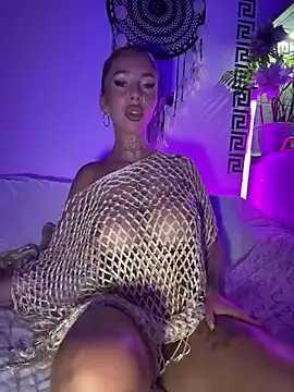 CheekyChels online show from July 21, 9:39 pm
