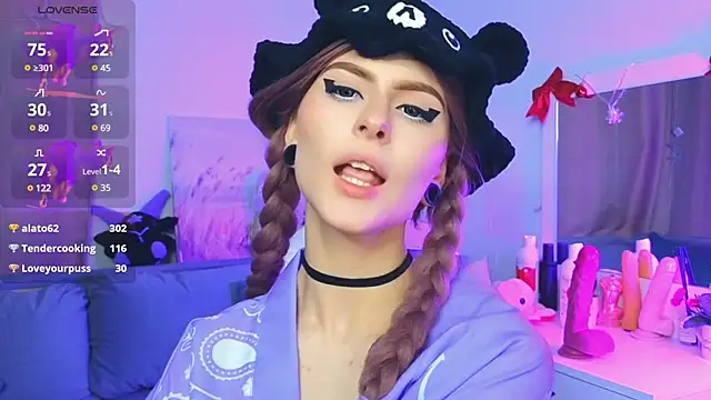 Emily  Mooree online show from January 25, 10:19 am