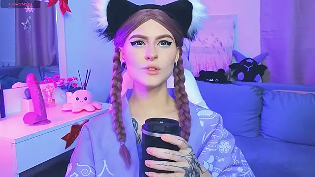 Emily  Mooree online show from January 31, 4:14 am