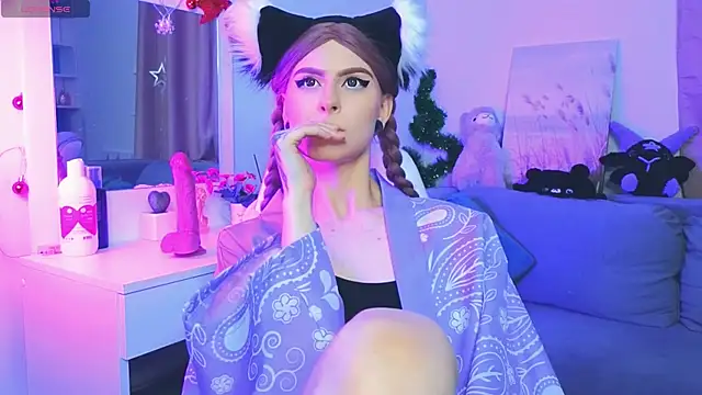 Emily  Mooree online show from January 31, 7:18 am