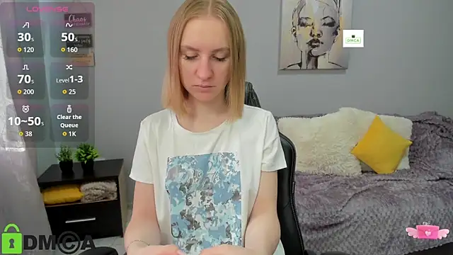 Snapshot of BeautyBlondy chatting on March 15, 7:14 am BeautyBlondy online show from March 15, 7:14 am
