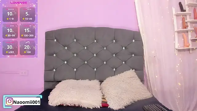 naomii 0 online show from December 15, 1:04 pm