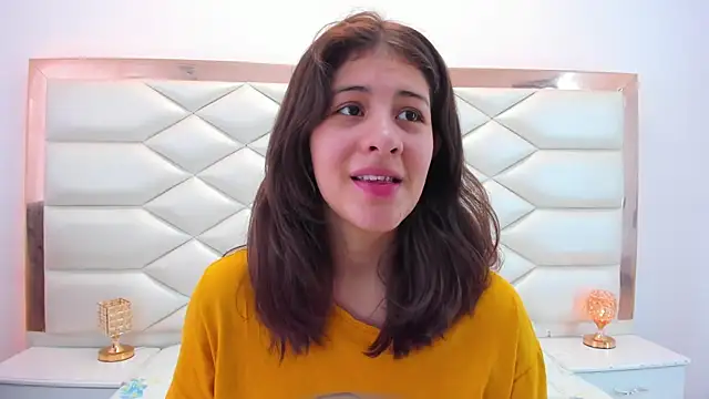 Snapshot of MiaQueen021 chatting on January 28, 3:46 pm MiaQueen021 online show from January 28, 3:46 pm