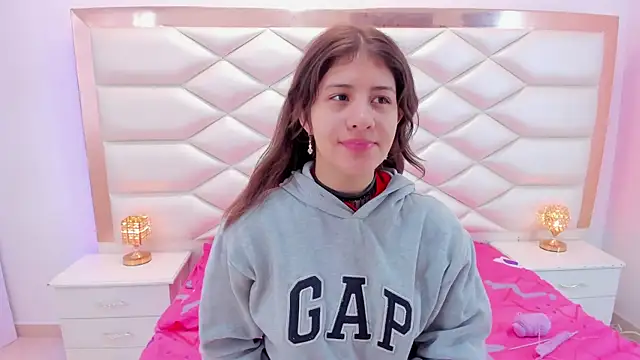 Snapshot of MiaQueen021 chatting on March 8, 12:30 pm MiaQueen021 online show from March 8, 12:30 pm