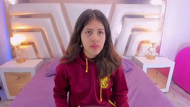 Snapshot of MiaQueen021 chatting on March 15, 12:24 pm MiaQueen021 online show from March 15, 12:24 pm