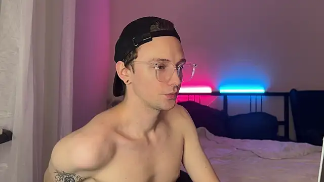 Snapshot of Calvin_Polanski chatting on January 20, 8:40 pm Calvin Polanski online show from January 20, 8:40 pm