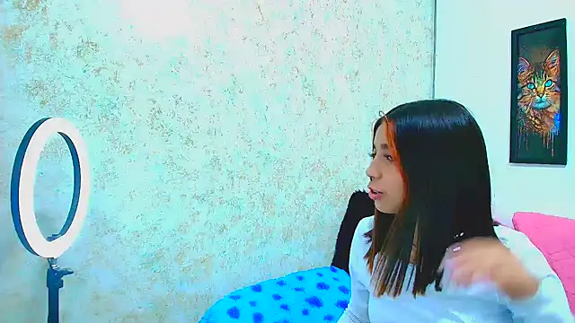 Rousse violett online show from March 10, 8:12 pm