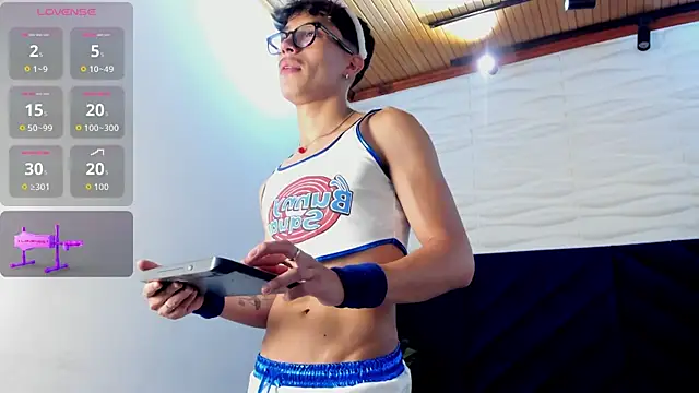 tim  fox online show from October 31, 12:17 pm