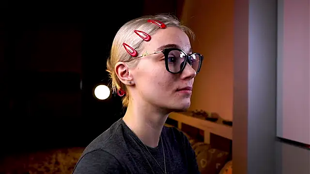 ileanacampbe online show from January 25, 6:45 am