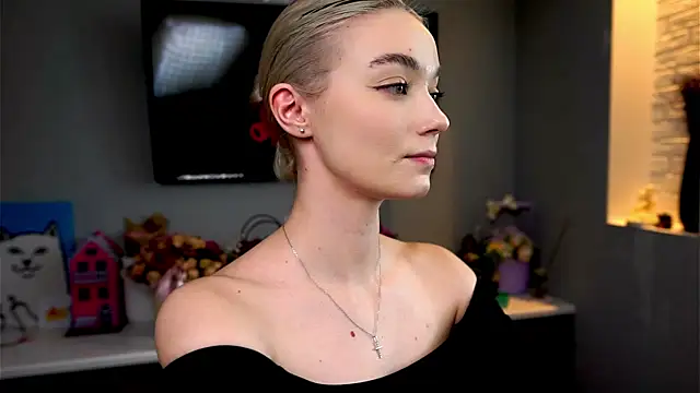 ileanacampbe online show from February 3, 8:13 am