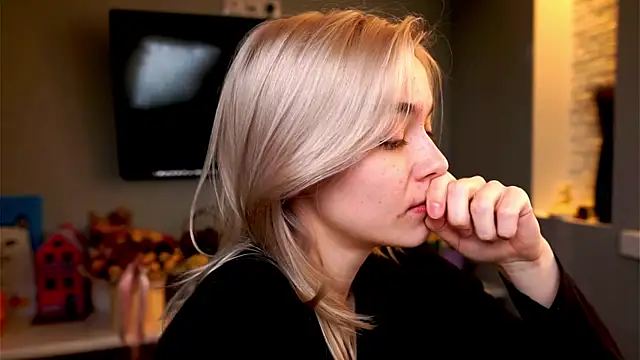 ileanacampbe online show from February 7, 4:48 am